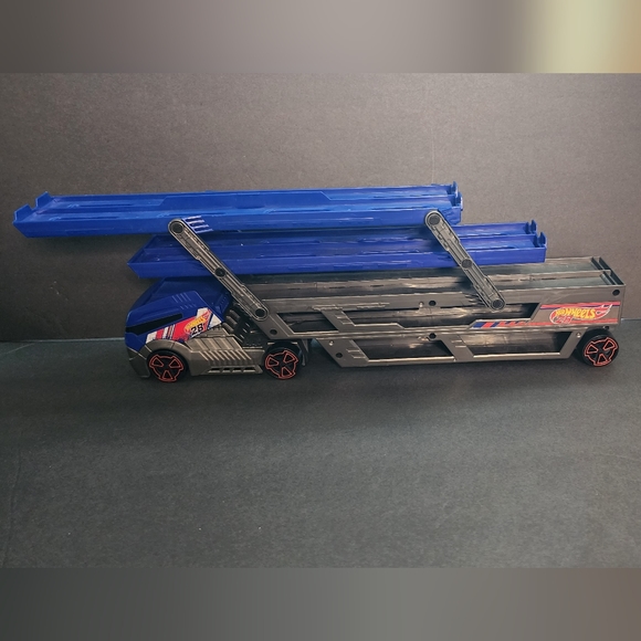 Mattel Toys Hot Wheels Car Carrier Hauler 28 Trailer Semi Truck 22